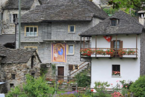 Отель Rustico Luchessa Valle Verzasca, Лавертеццо